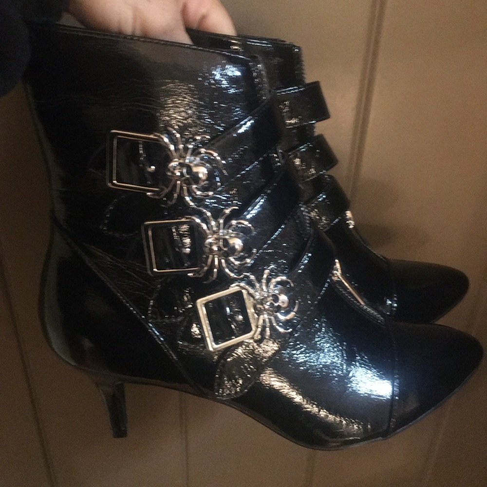 Goth Winklepickers Vegan Black Patent Leather Ankle Boots Spider Buckles NWOT